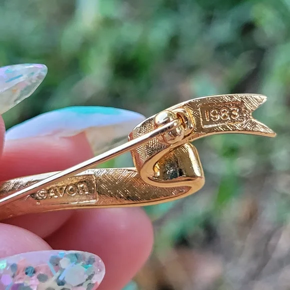 Vintage Ribbon Brooch | Avon - Picture 2 of 2